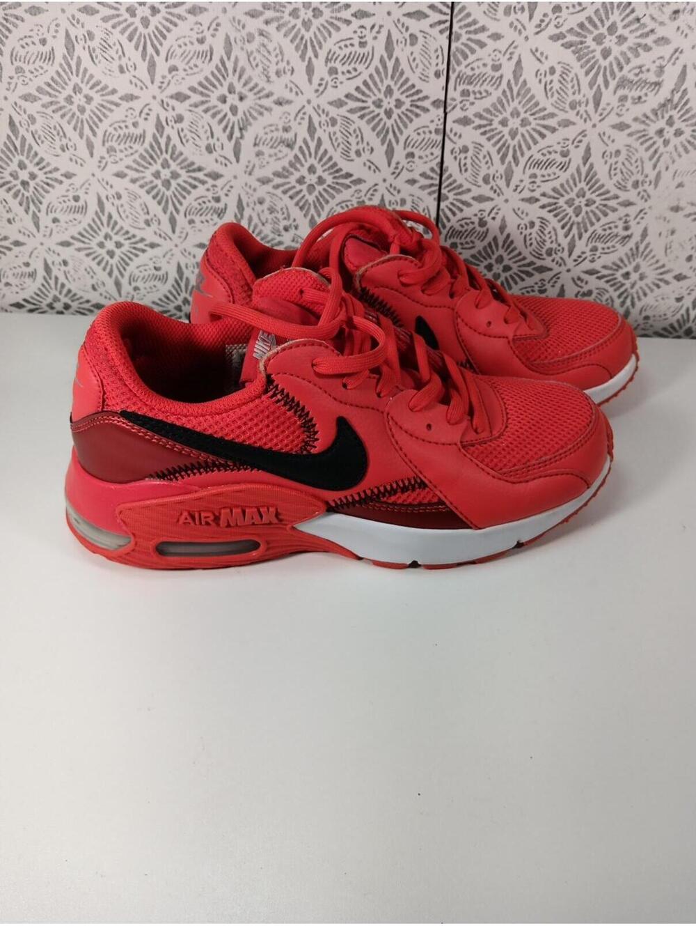 Nike AirMax Sneakers Exee Size 6